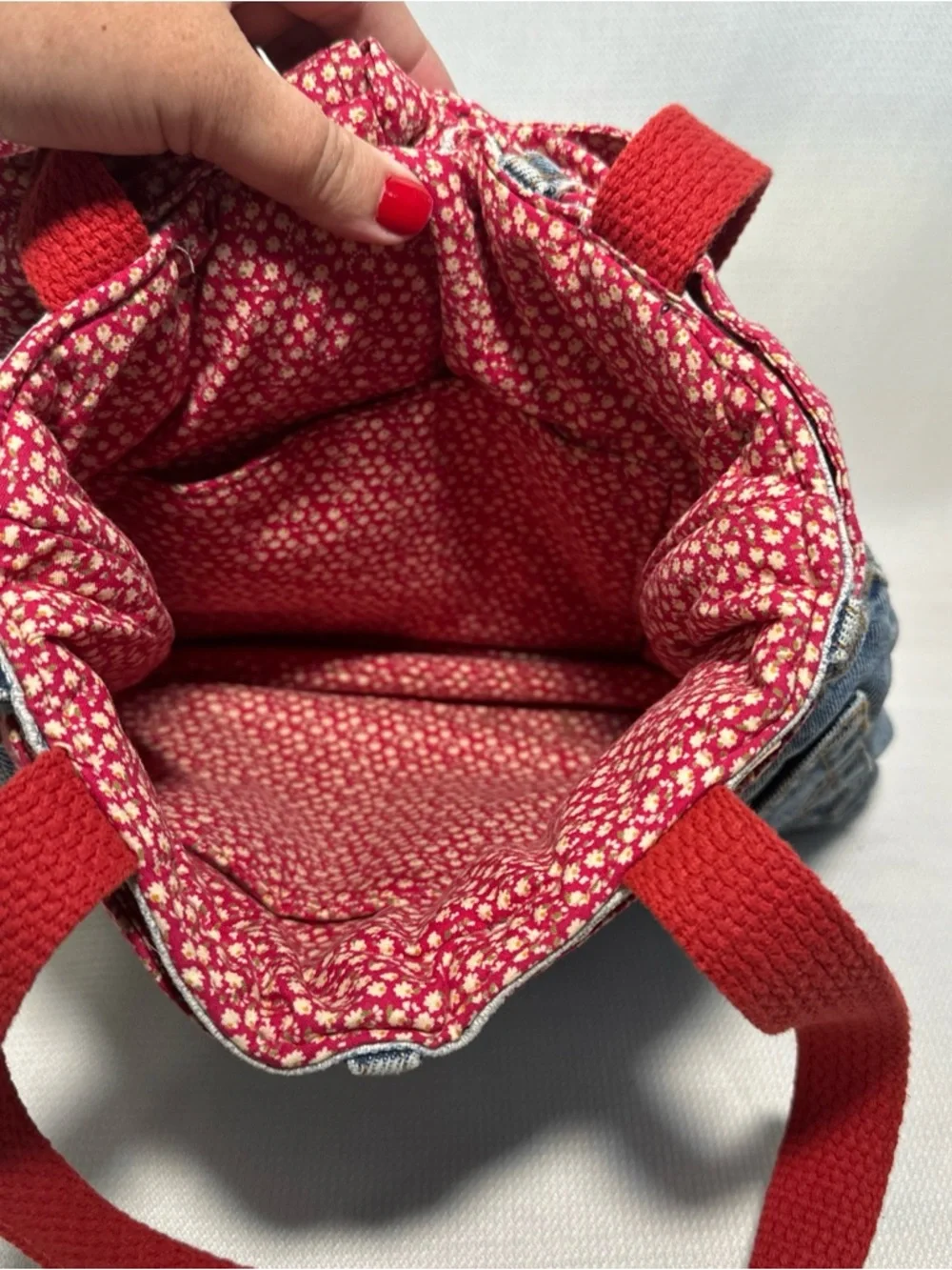 Levi's Denim Shoulder Bag with Red Floral Bow and Red Straps - Picture 4 of 7
